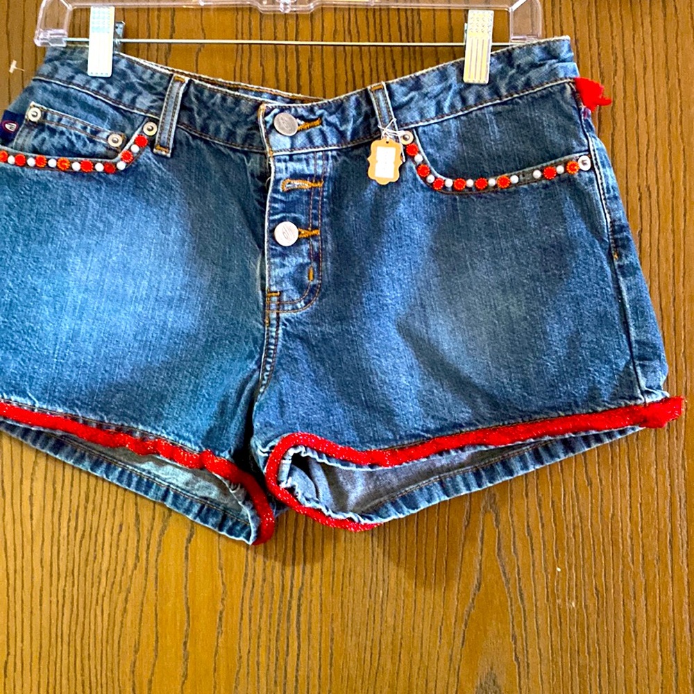Bongo women’s 9 blue Jean shorts never worn trimmed in red and white rhinestone